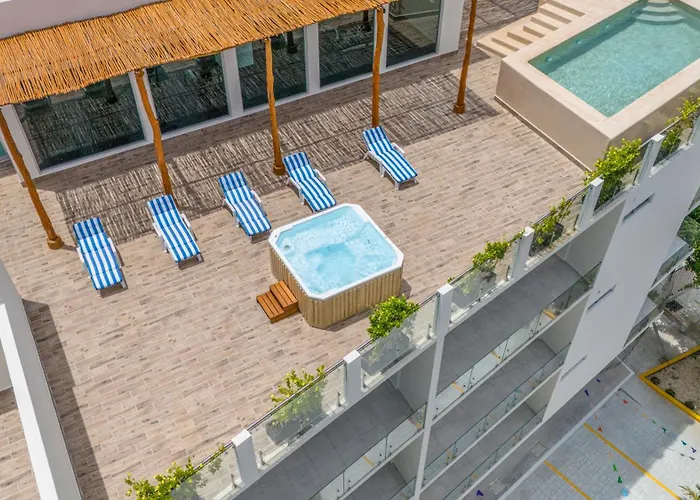 Сasa de vacaciones 2 Bd With Balcony, Rooftop Pool, Hot Tub, Gym *
