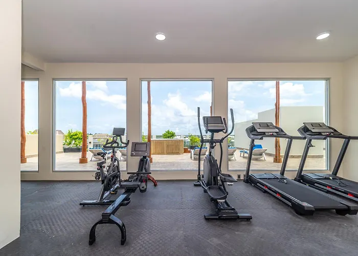 2 Bd With Balcony, Rooftop Pool, Hot Tub, Gym * Playa del Carmen