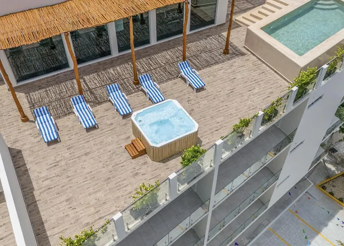 2 Bd With Balcony, Rooftop Pool, Hot Tub, Gym *