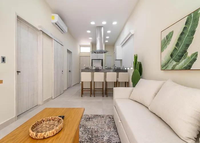 2 Bd With Balcony, Rooftop Pool, Hot Tub, Gym Сasa de vacaciones *