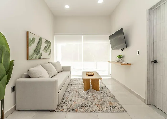 Сasa de vacaciones 2 Bd With Balcony, Rooftop Pool, Hot Tub, Gym *