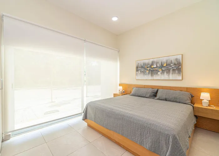 2 Bd With Balcony, Rooftop Pool, Hot Tub, Gym *